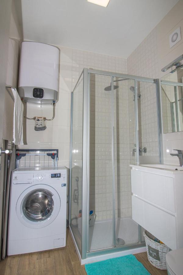 Brand New 1Br Near Central Station, Old Town, Beach - 3 Minute Walking Apartment Split Exterior photo